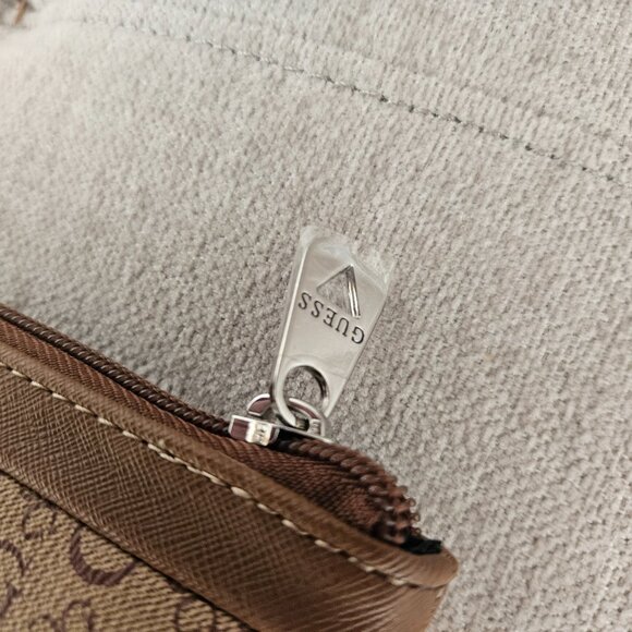 Guess Mocha Travel Bag Gold Logo Cosmetics Case 7200959 10.5" x 8" - Picture 7 of 11